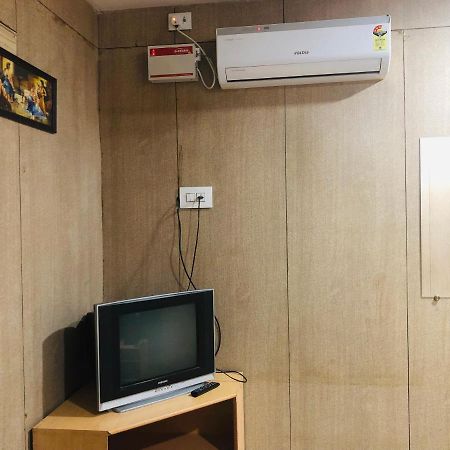 C M Hotel Dharmapuri Экстерьер фото