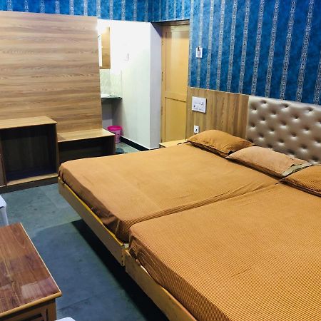 C M Hotel Dharmapuri Экстерьер фото