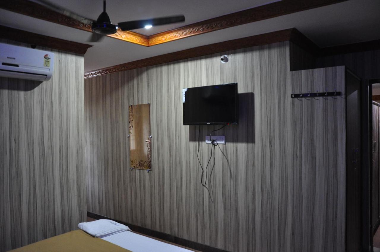 C M Hotel Dharmapuri Экстерьер фото