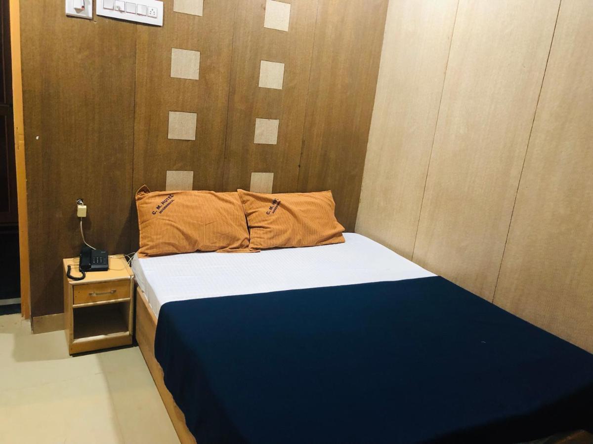 C M Hotel Dharmapuri Экстерьер фото