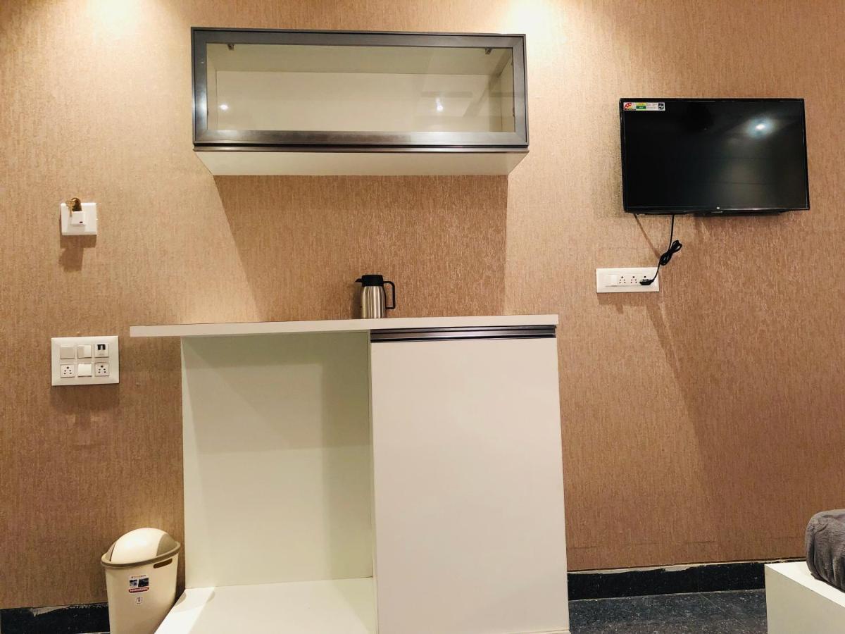 C M Hotel Dharmapuri Экстерьер фото